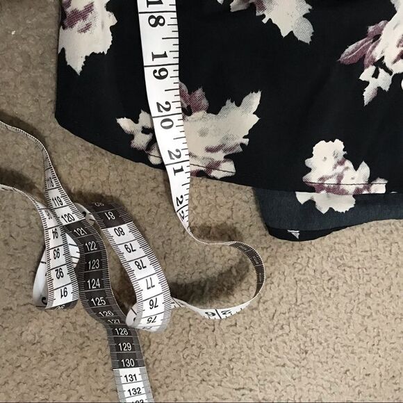 Time to Be Peasant Blouse Small Black Floral - Picture 12 of 13